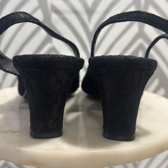 J.Renee Women's Black Slingback Heels - Picture 4 of 11